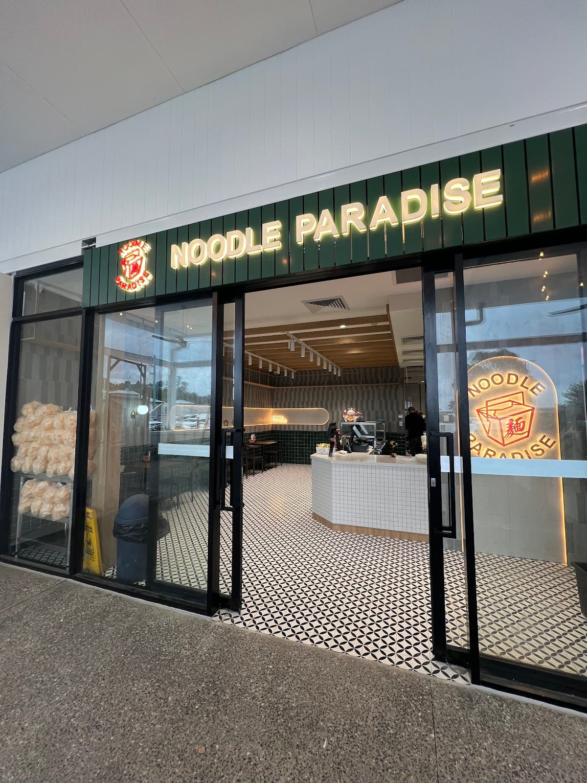 Noodle Paradise