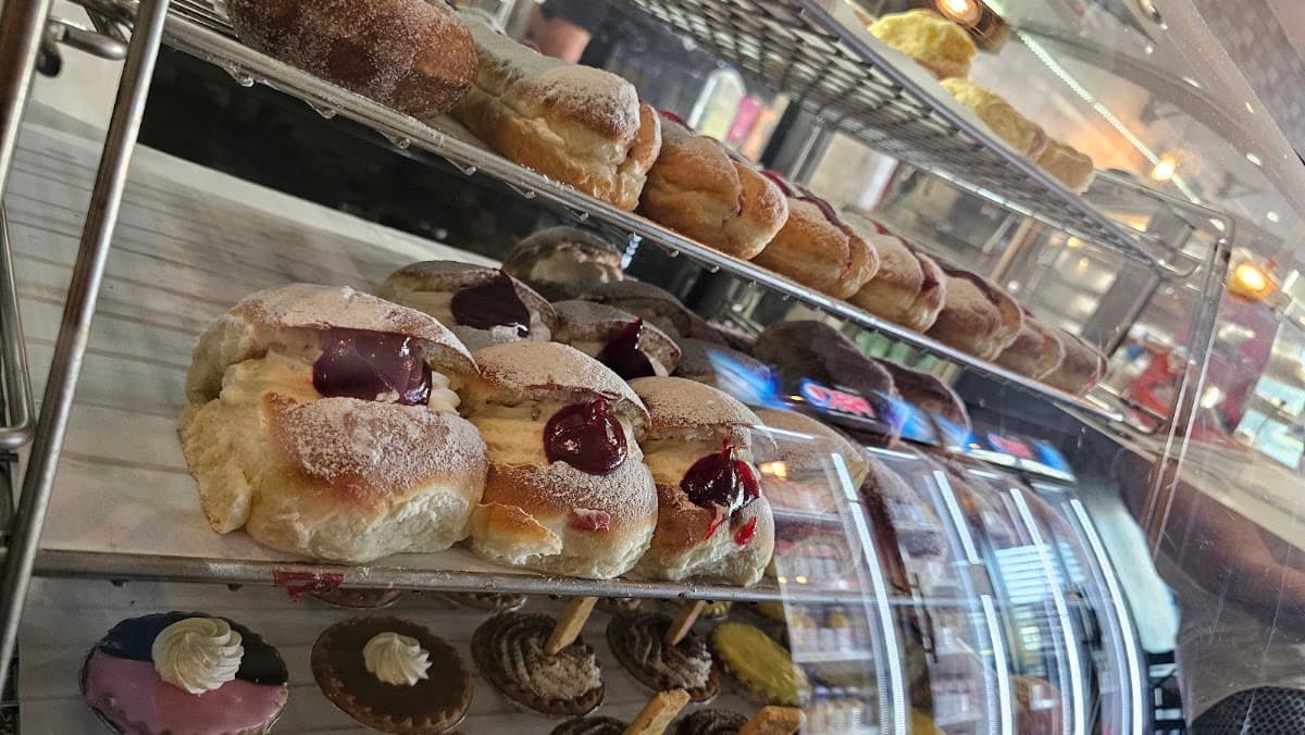 Albion Park Cakes & Pies