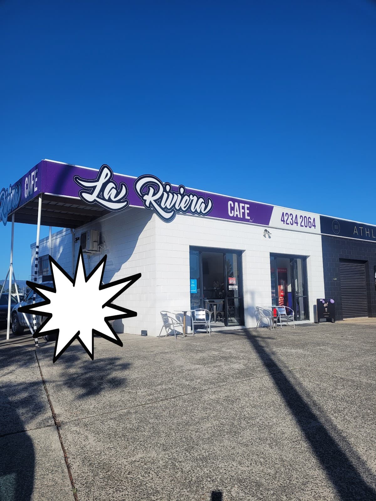 La Riviera Cafe