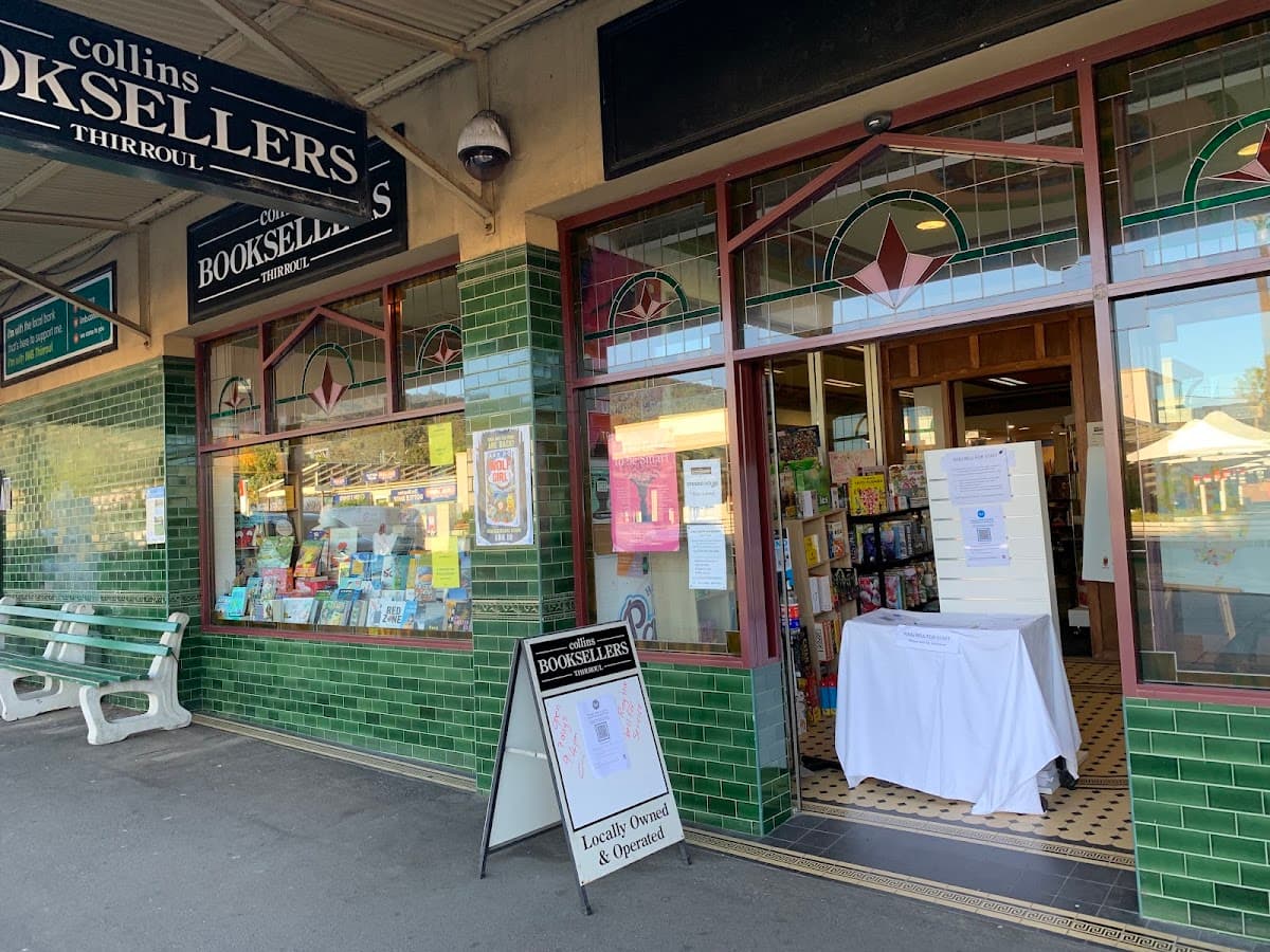 Collins Booksellers Thirroul photo 4