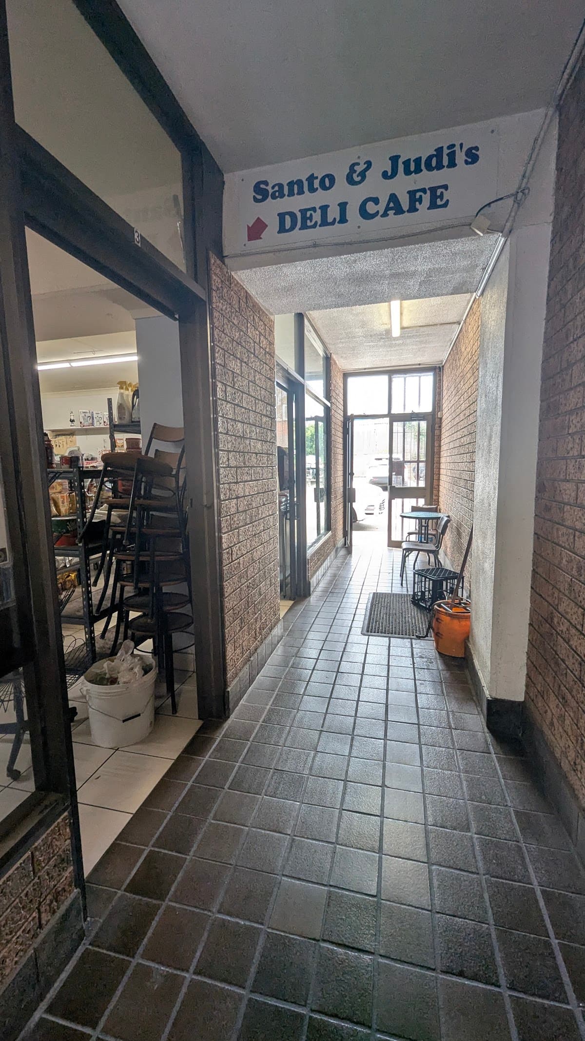 Santo & Judi's Deli Cafe