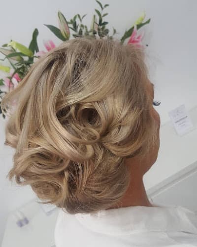ONYX HAIR AND BEAUTY