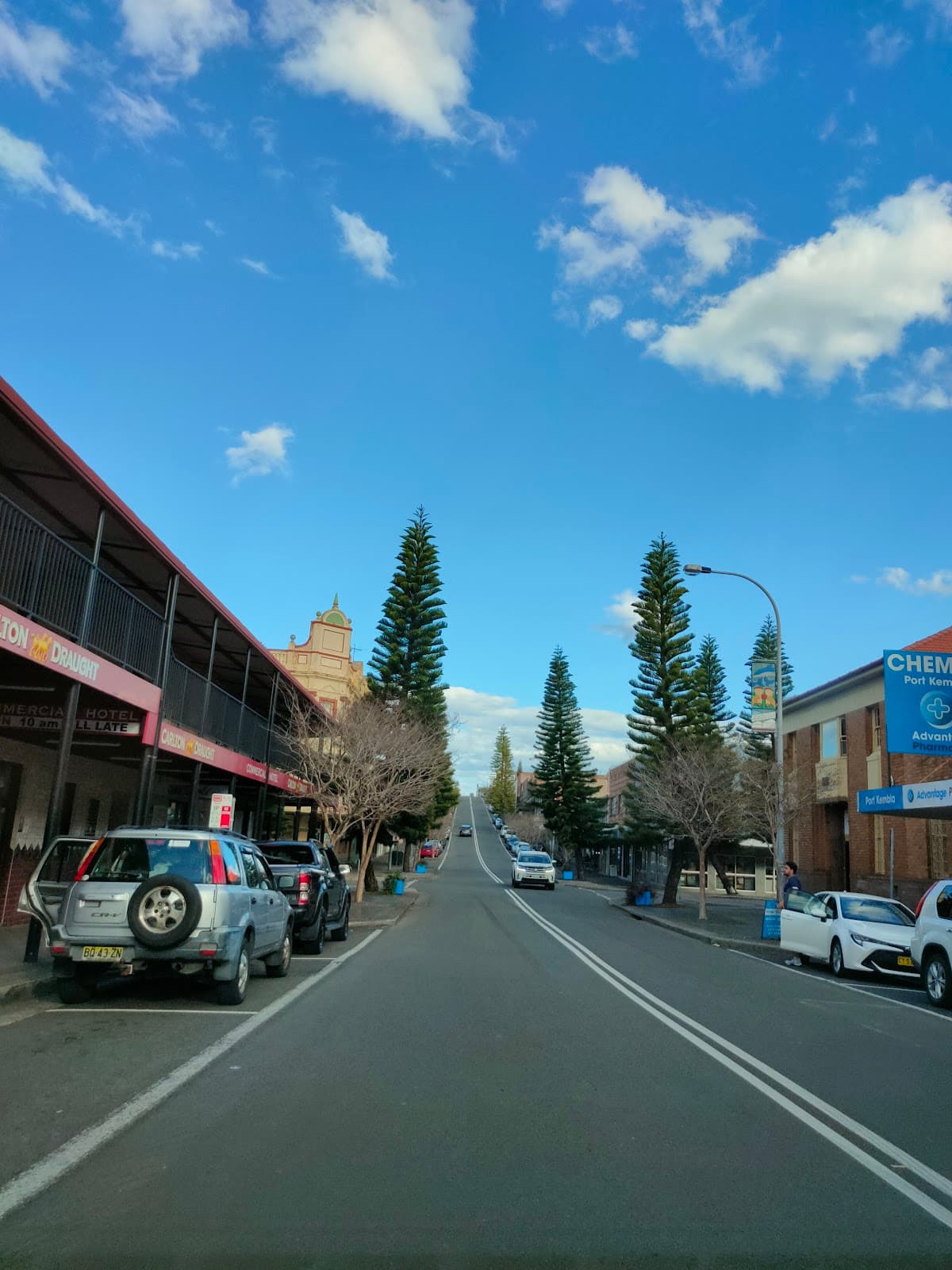 Carlton Draught Commercial Hotel