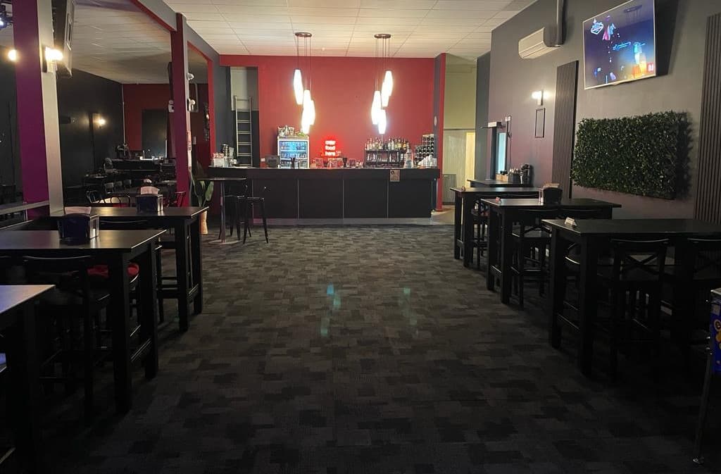 Diamond Dogs Music Lounge & Bar