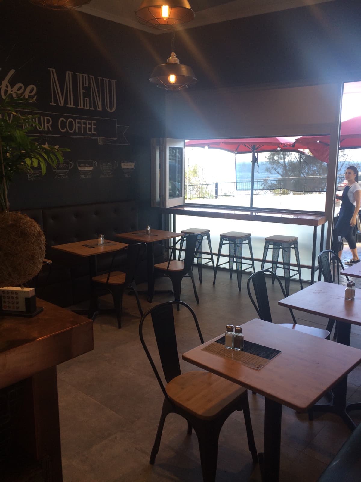 Connies Cliff Road Cafe