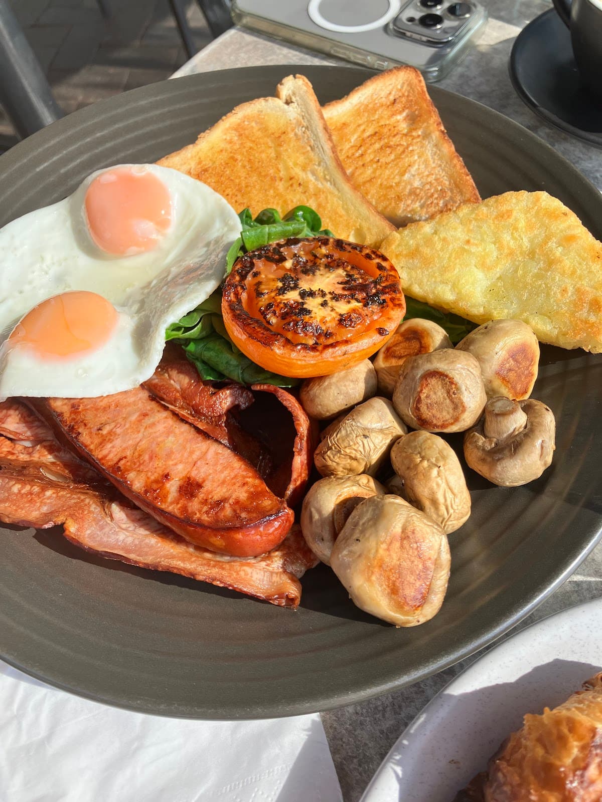 Connies Cliff Road Cafe photo 4