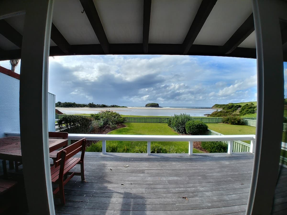 Waterfront Villa photo 4