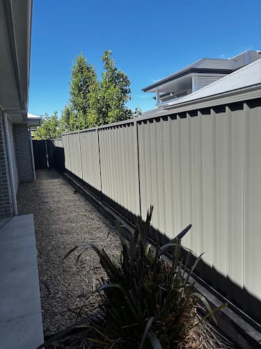 Fencing and gates expert