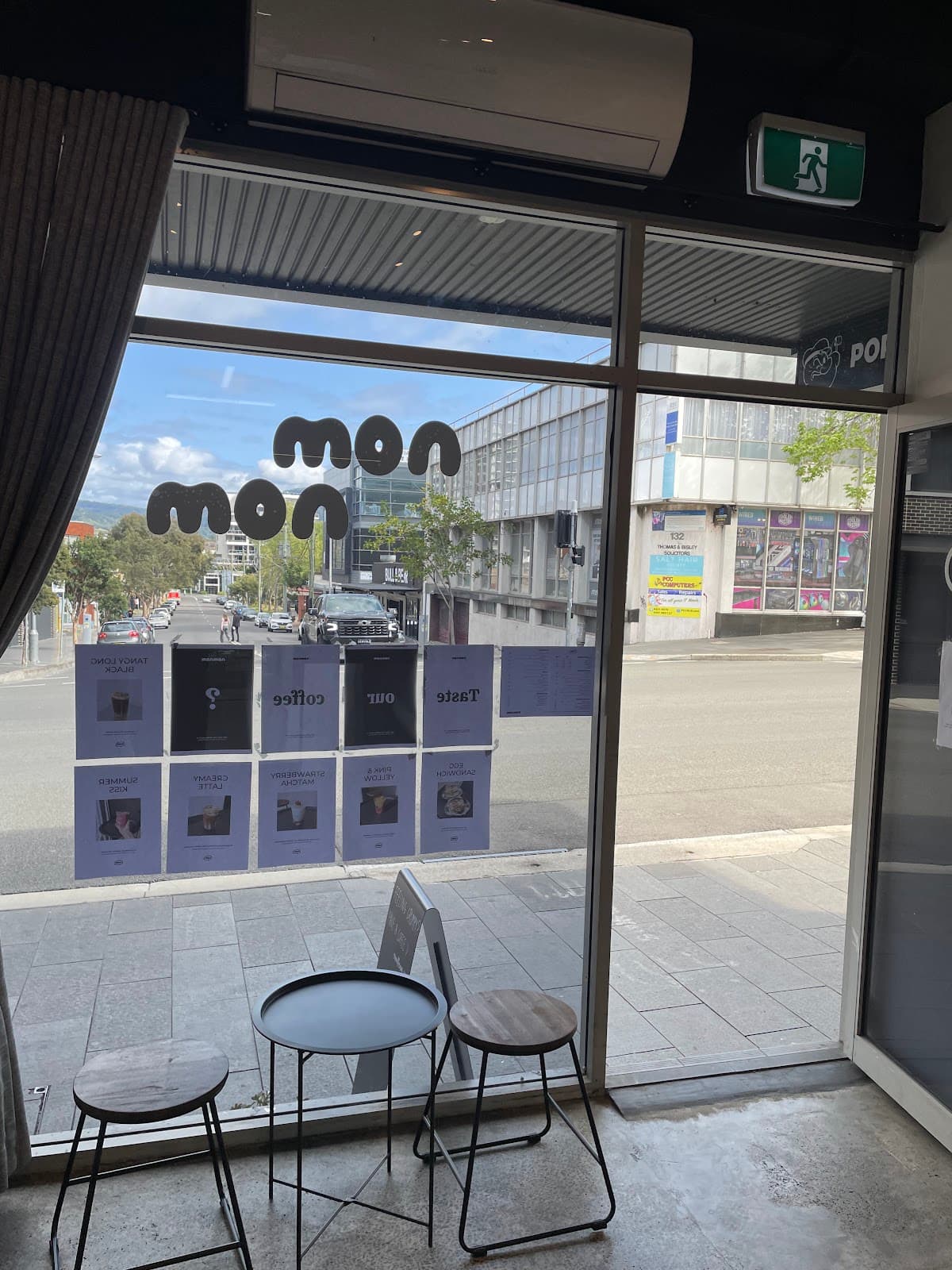 Nom Coffee Room
