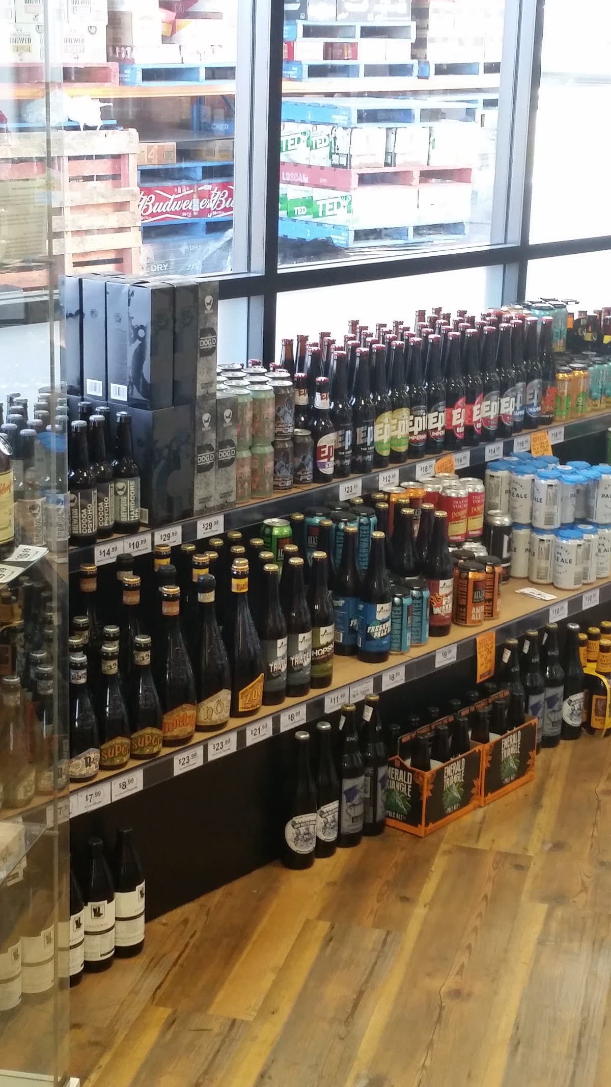 Super Cellars Drive Thru Warilla - The Illawarra's friendliest & most convenient bottle shop.