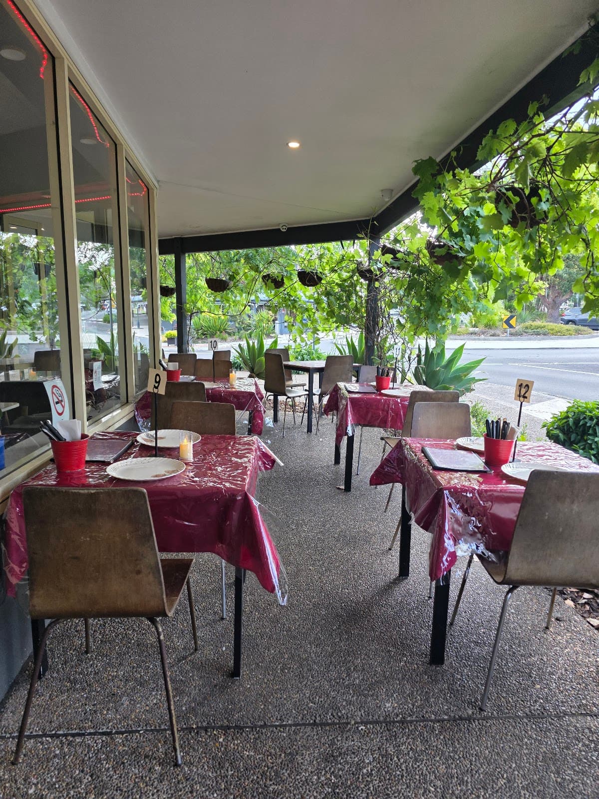 CHEF'S SIGNATURE Cafe & Indian Restaurant